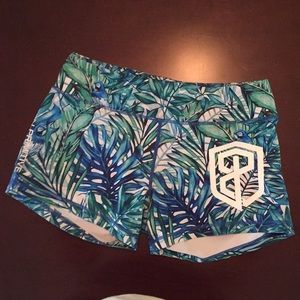 Born primitive palm shorts M